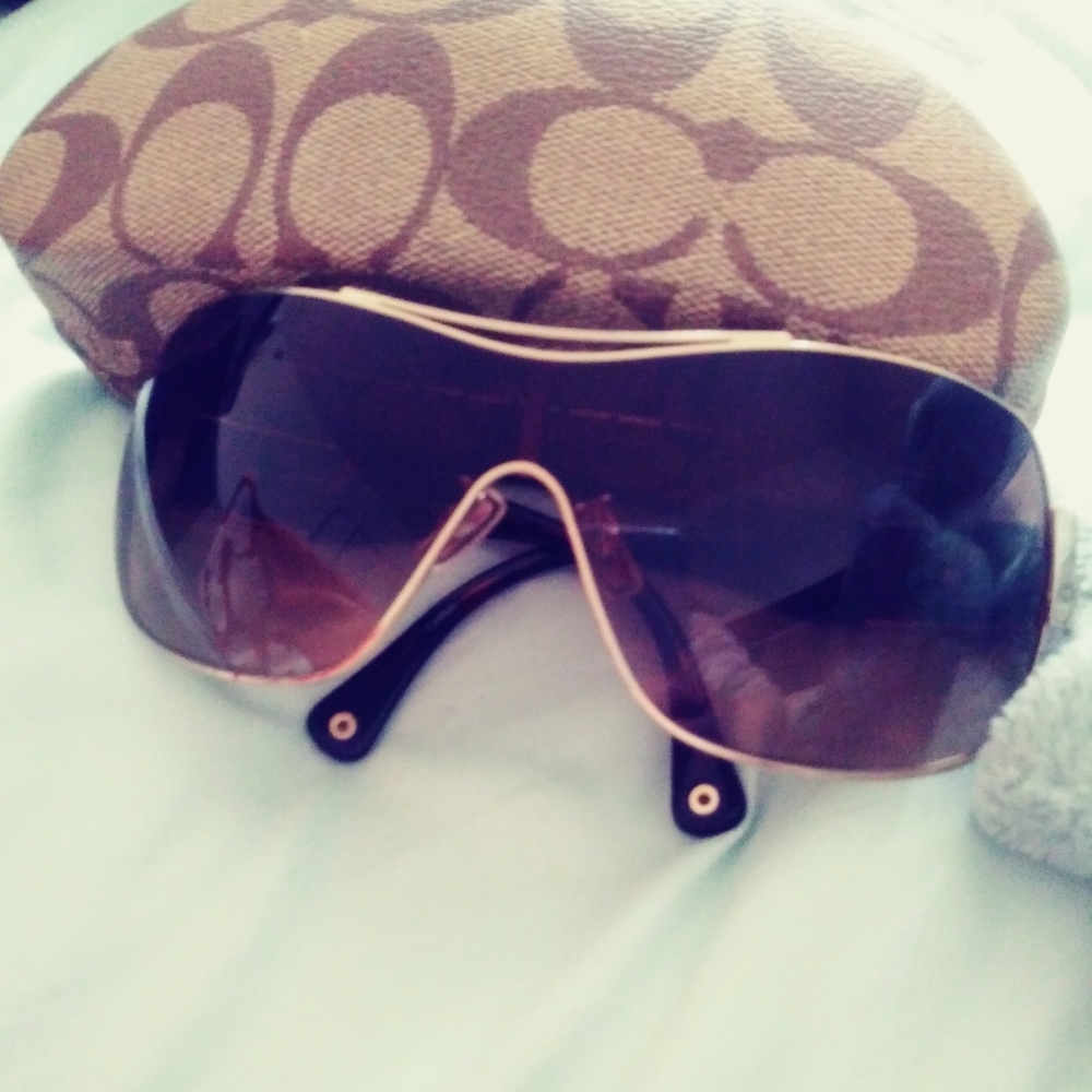 Coach Sunglasses - Picture 2 of 2
